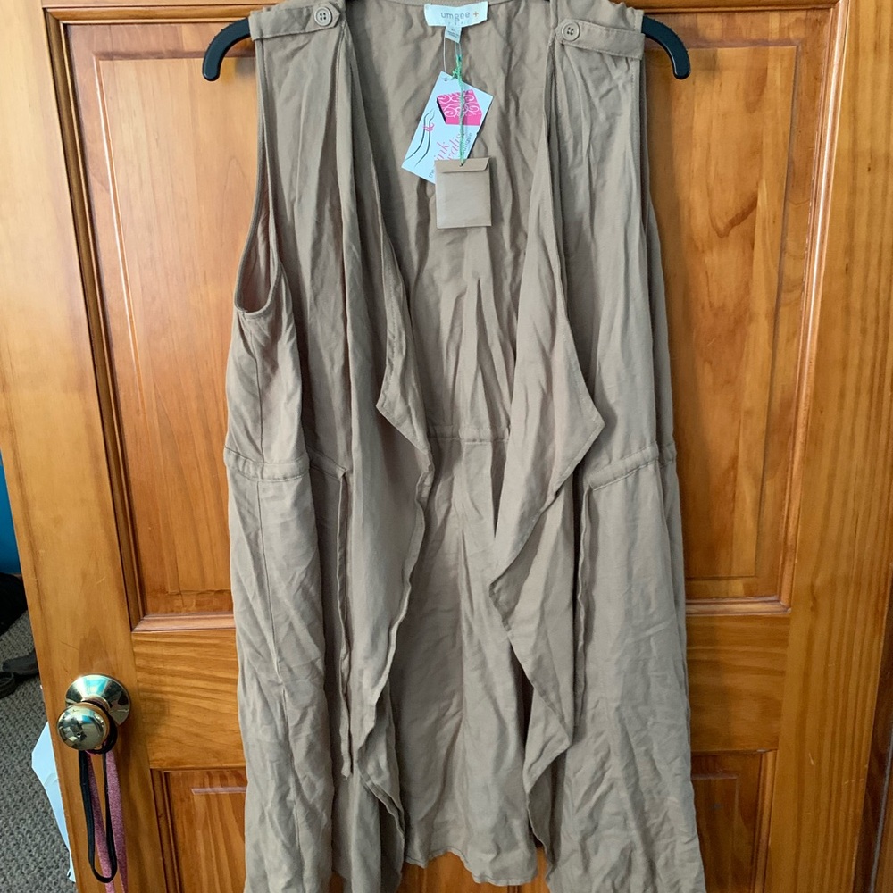 Umgee tan vest